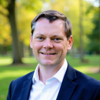 Paul Hampton headshot